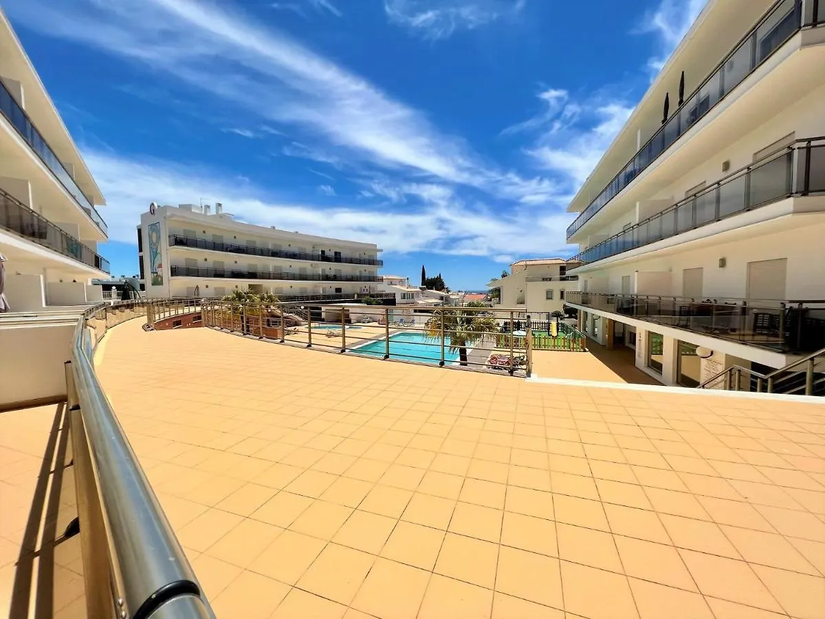 Albufeira Terrace With Pool By Homing Lejlighed